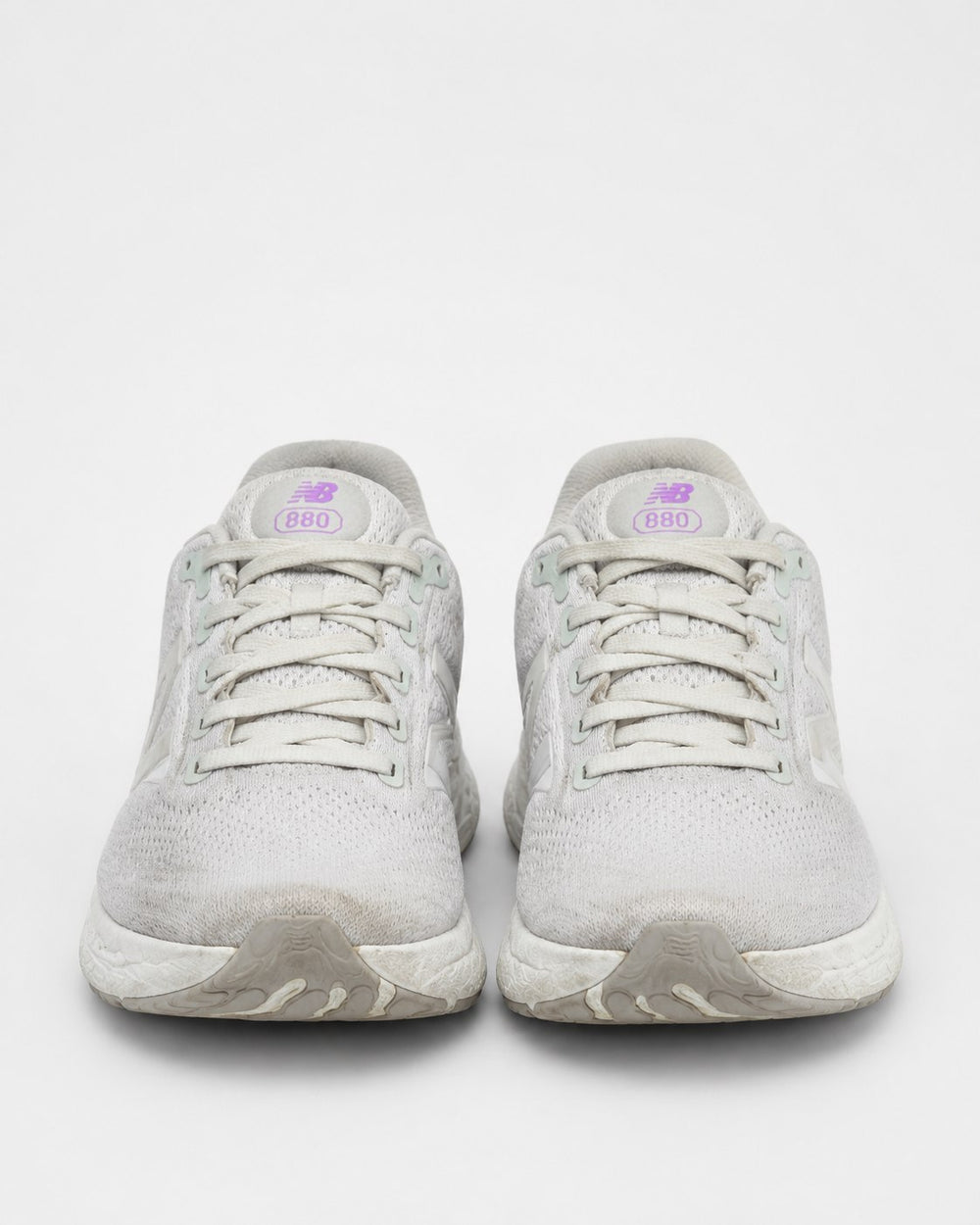 New Balance Fresh Foam X 880v14 pre-loved sneakers - pair front view