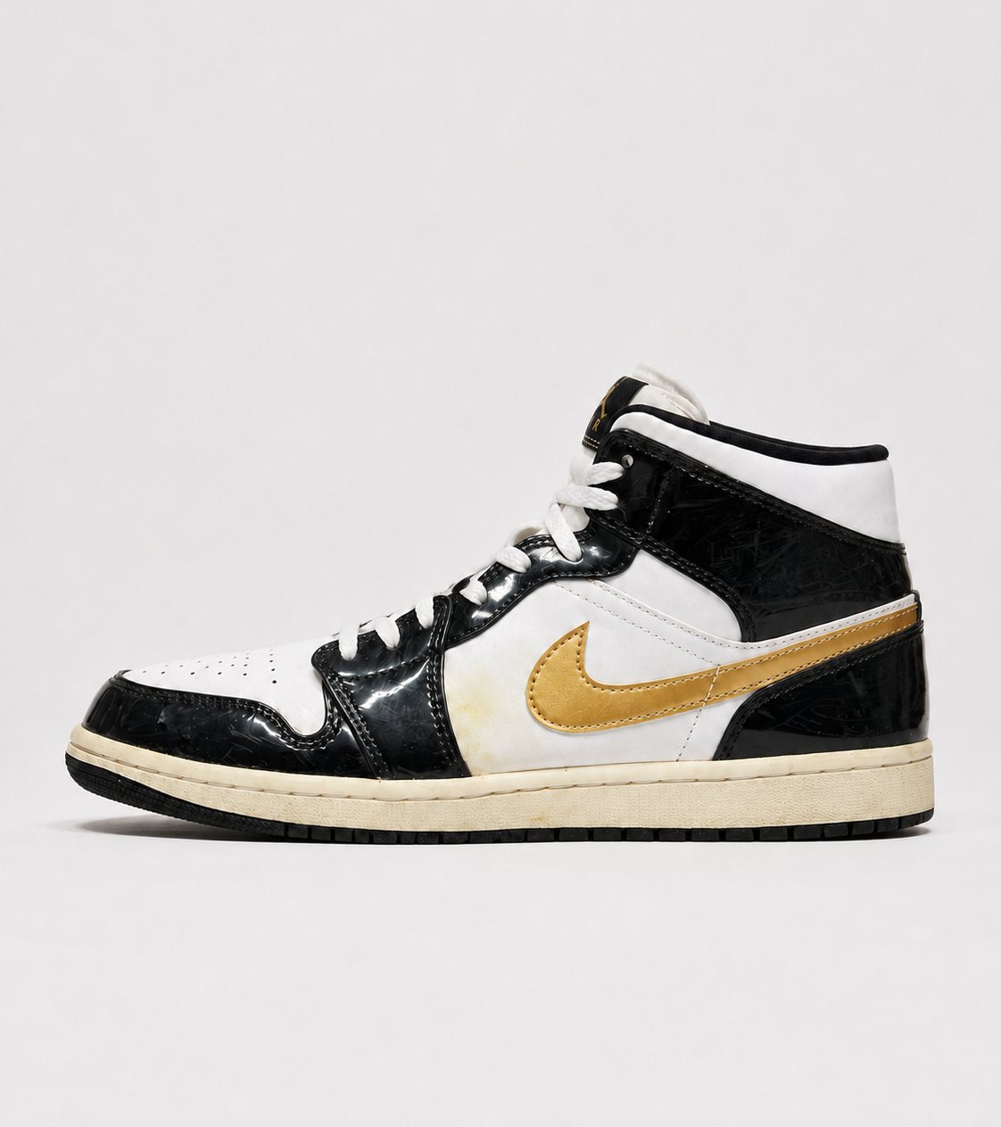Nike Air Jordan 1 Mid SE Patent - EU 44